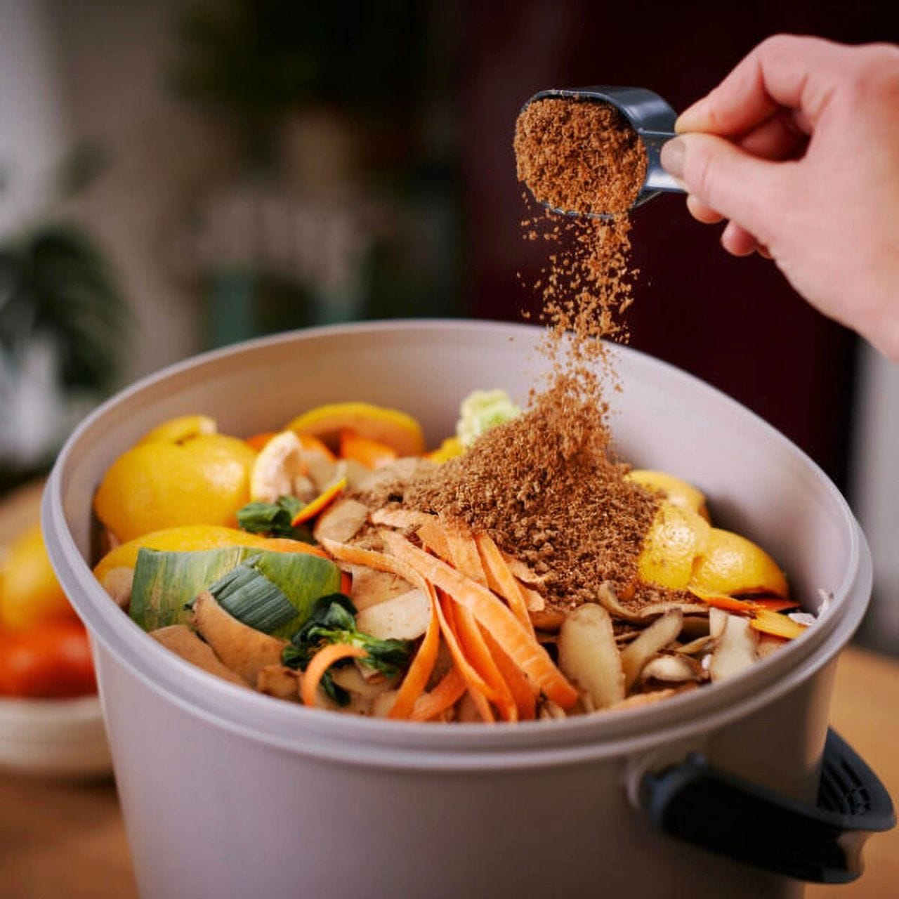 Compostor bokashi, farelo e acessórios disponíveis para compra em murta.eco