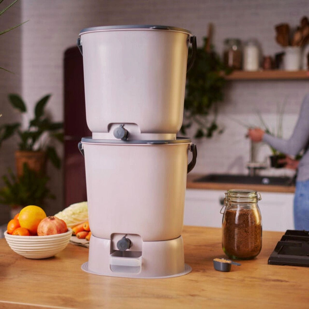 Compostor bokashi em plástico reciclado e reciclável disponível em murta.eco