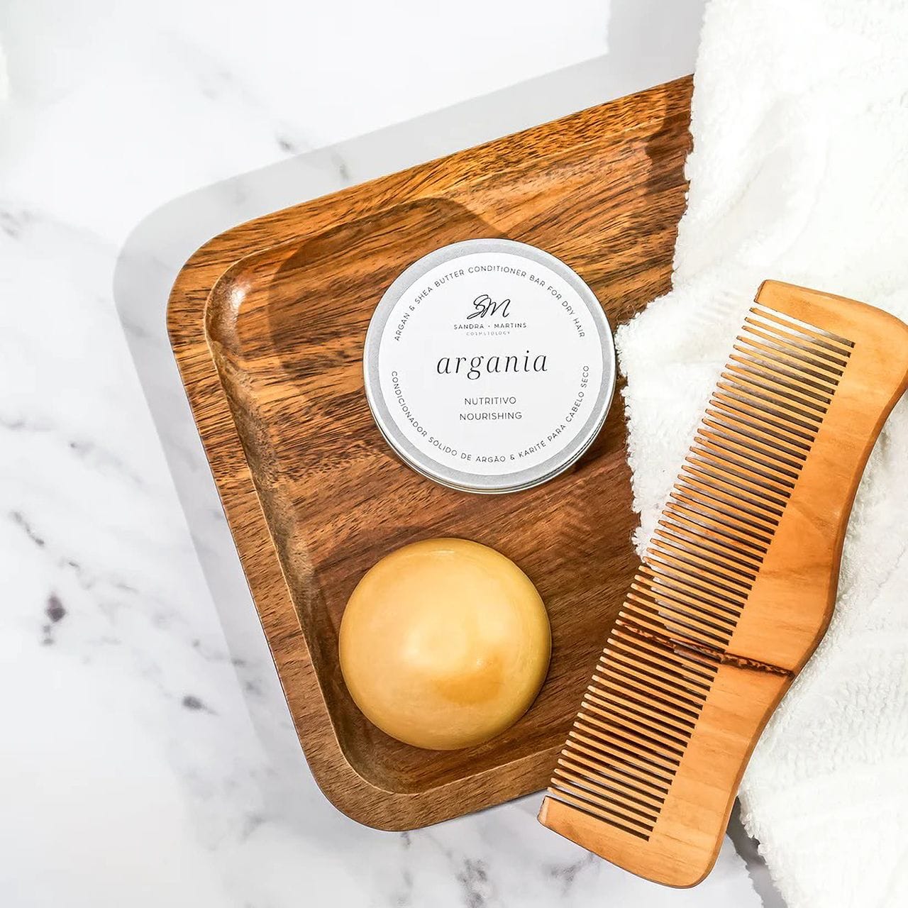 Condicionador sólido artesanal português para cabelos secos e danificados, método curly girl e leave-in, disponível em murta.eco