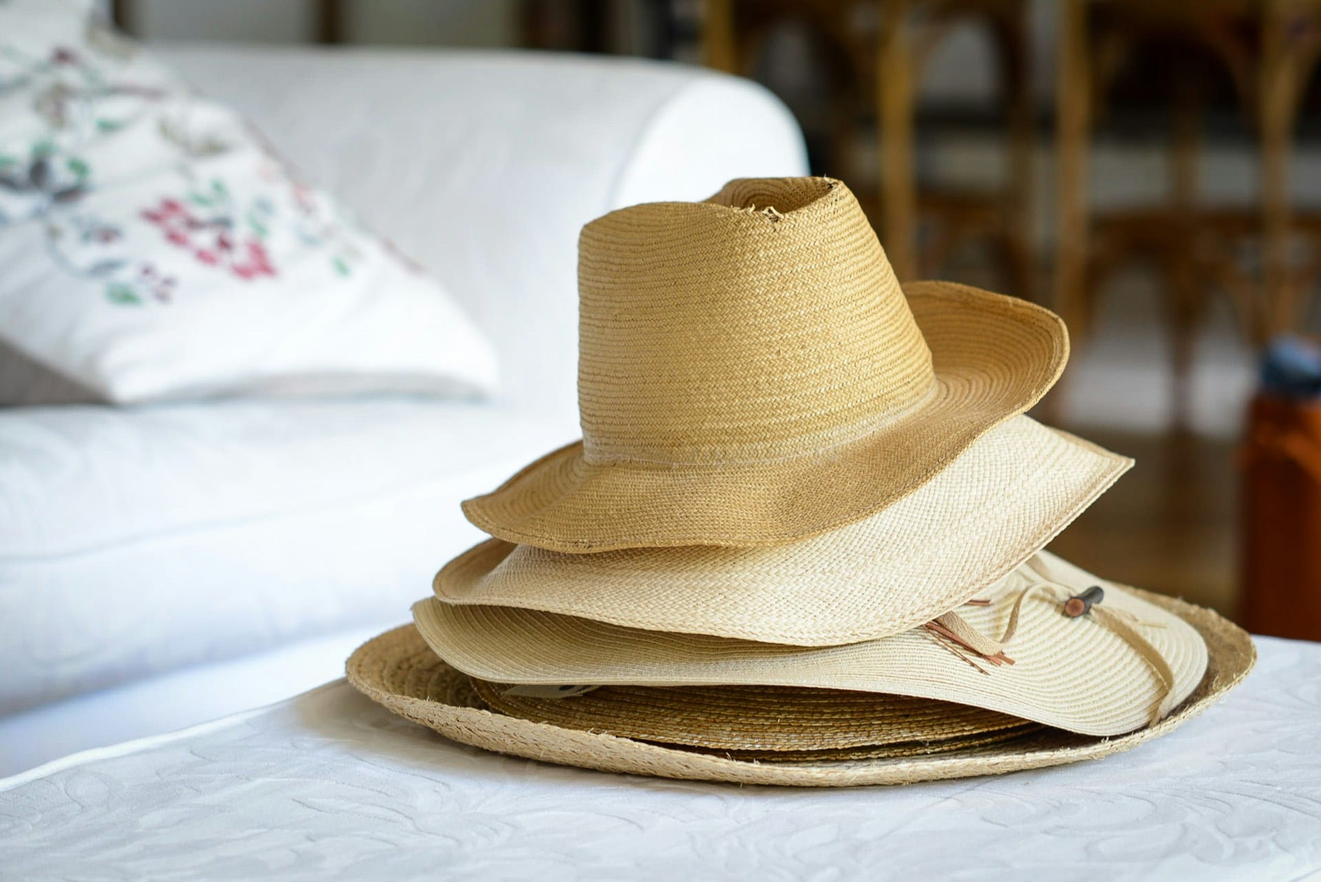 Como usar o vestuário e acessórios para lidar com o calor, dicas sobre tecidos, peças de roupa e acessórios para o calor do Verão e ondas de calor