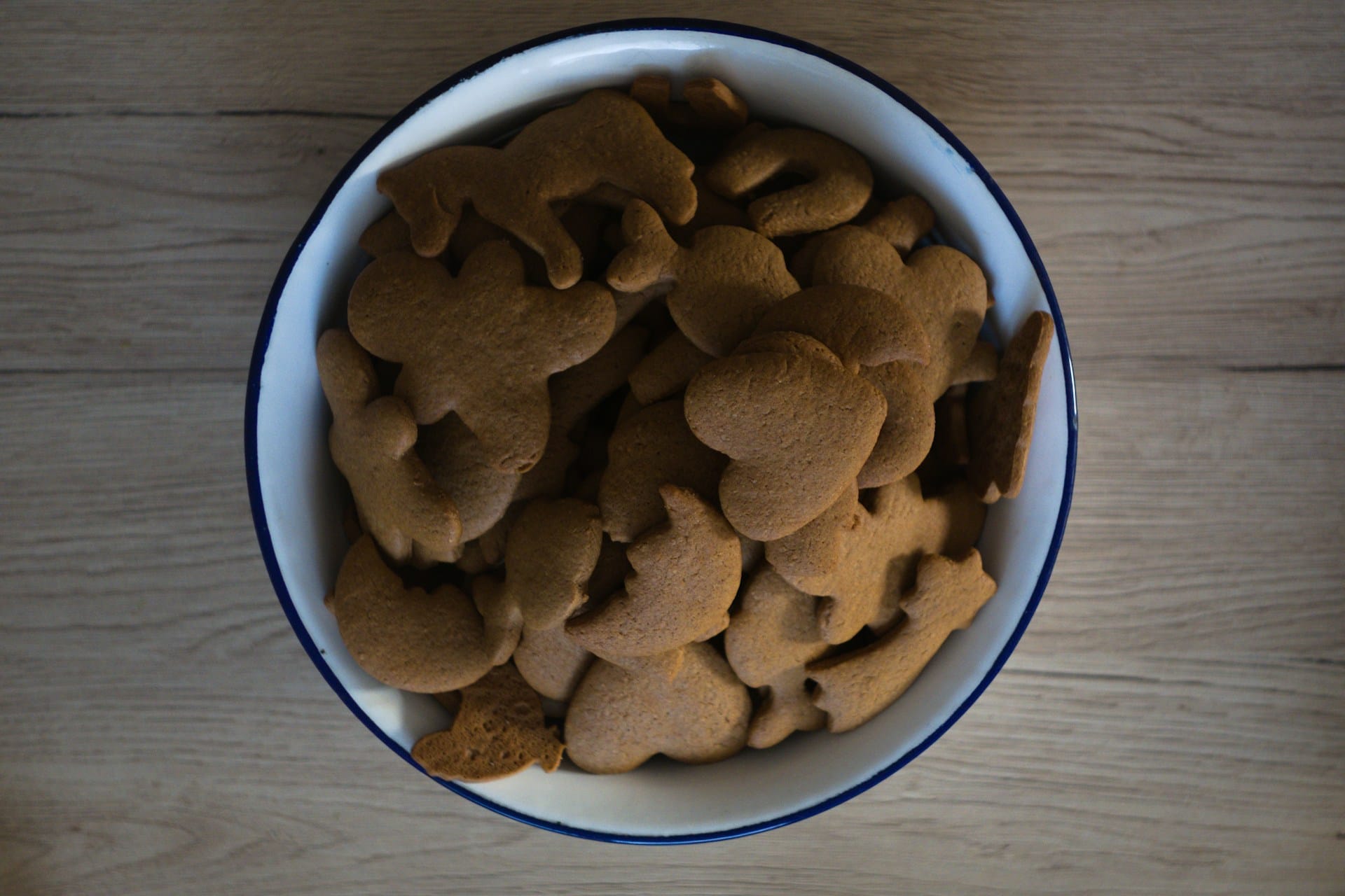 Aprenda a fazer biscoitos de manteiga de amendoim para os seus patudos favoritos mime os seus cães com deliciosos e saudáveis snacks caseiros
