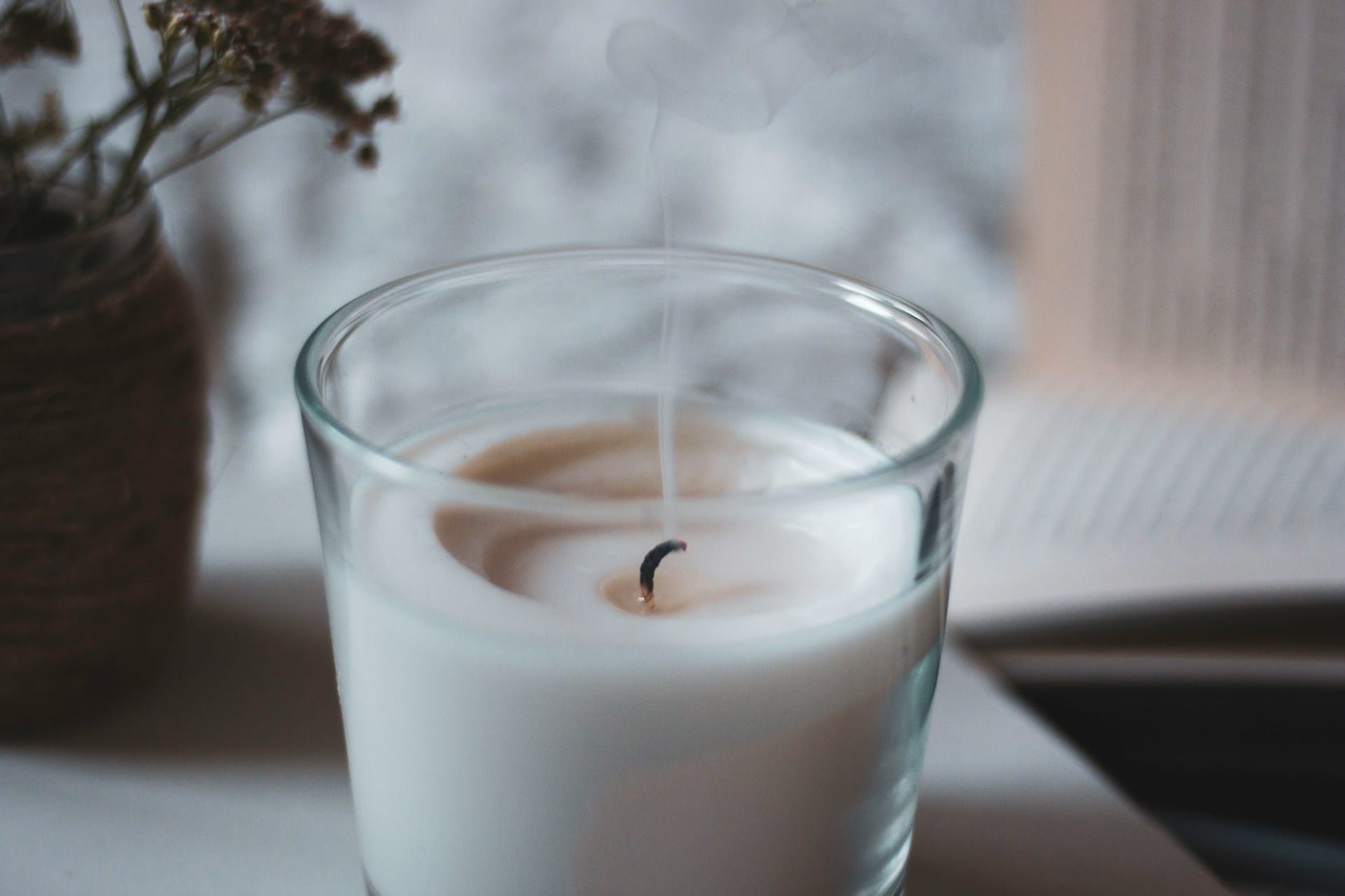 Saiba os cuidados que deve ter para escolher velas como ambientadores para que sejam seguras para toda a família