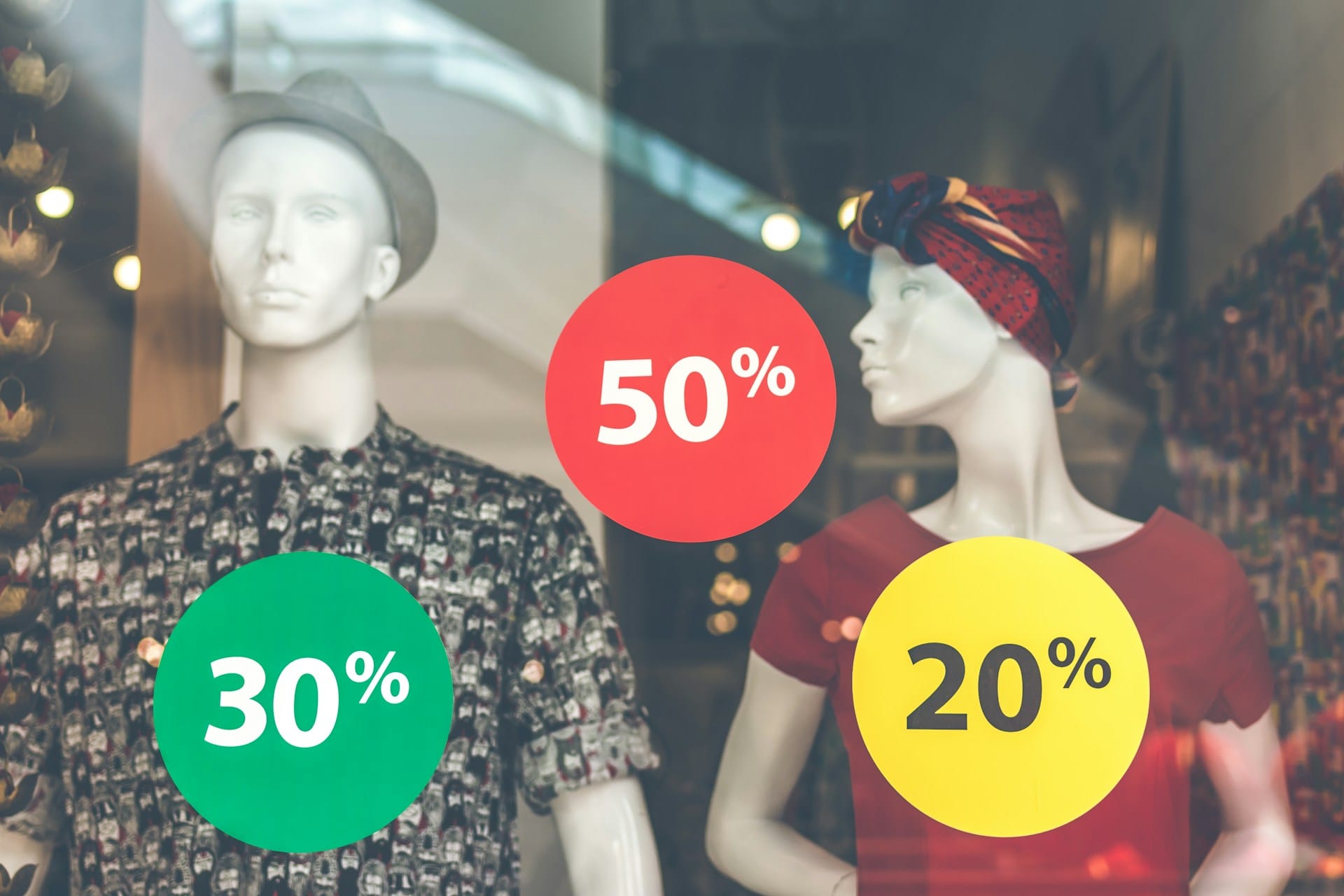 Dicas para conter o impulso de comprar e transformar as compras de promoções numa ação útil e sustentável ao invés de gastadora e descontrolada.