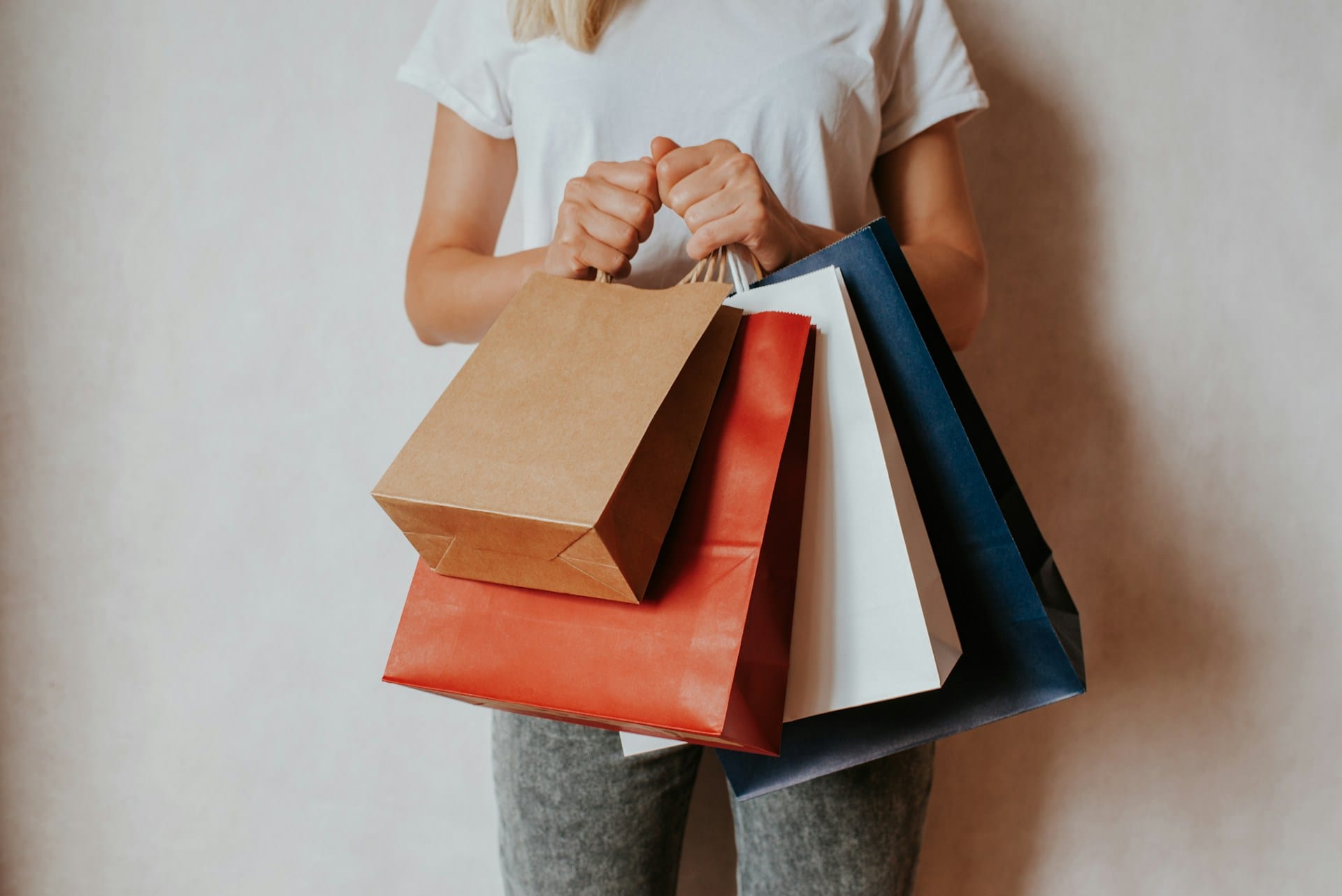 Compre apenas o que precisar, saiba que questões deve colocar a si mesmo antes de qualquer compra