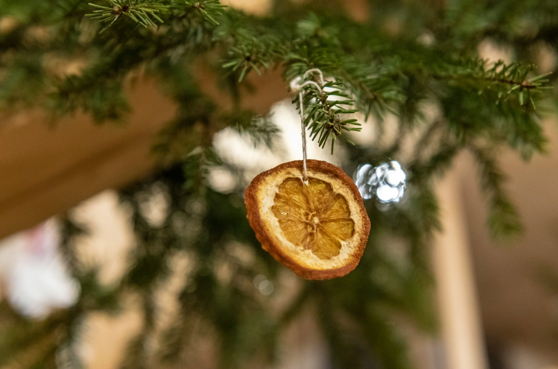 Dicas para criar decorações recorrendo a materiais naturais para criar o ambiente natalício perfeito na sua casa