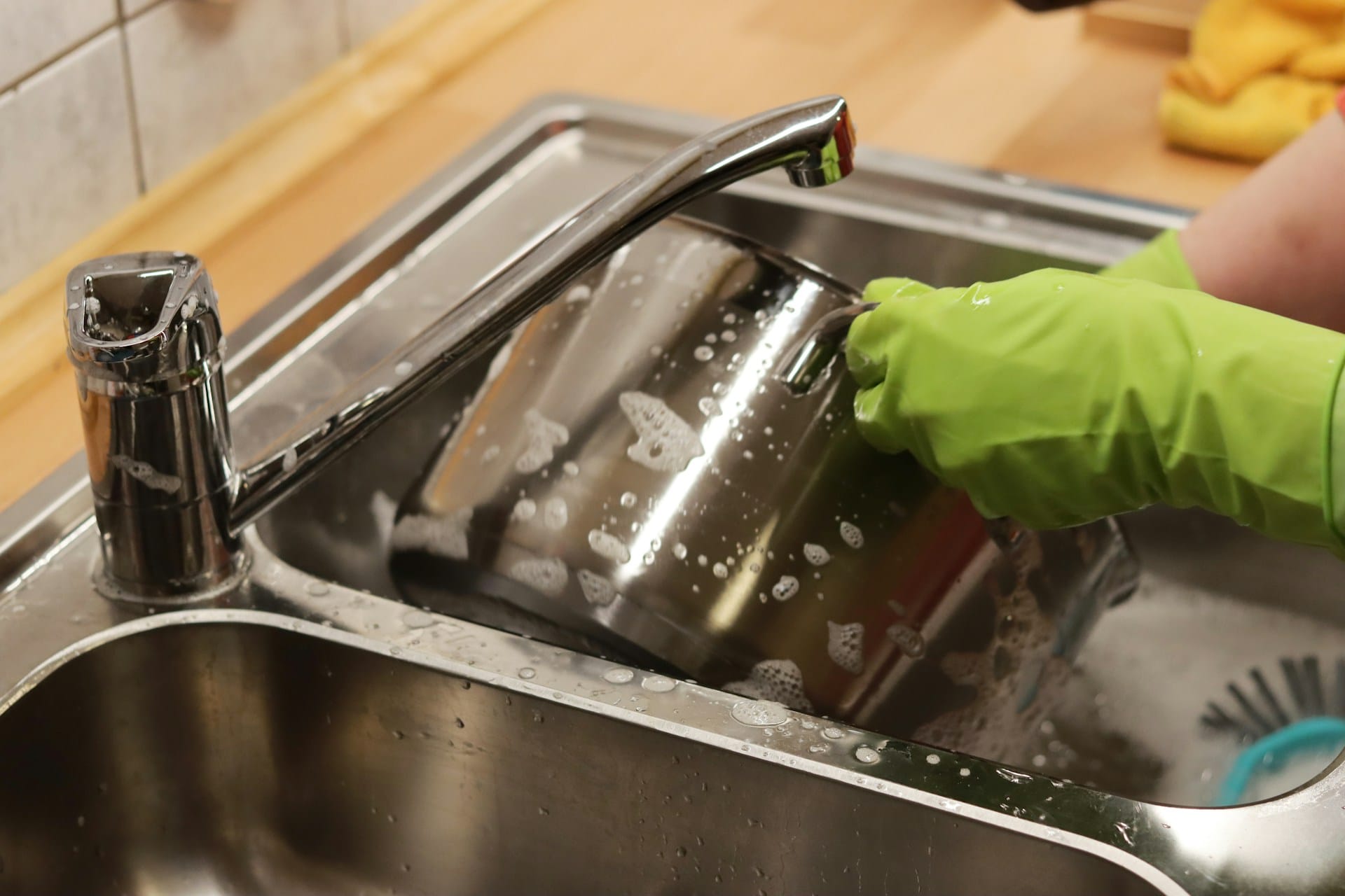 Sugestões de receitas para criar detergentes caseiros para limpar de tudo um pouco neste Natal esteja preparado para agir em qualquer acidente