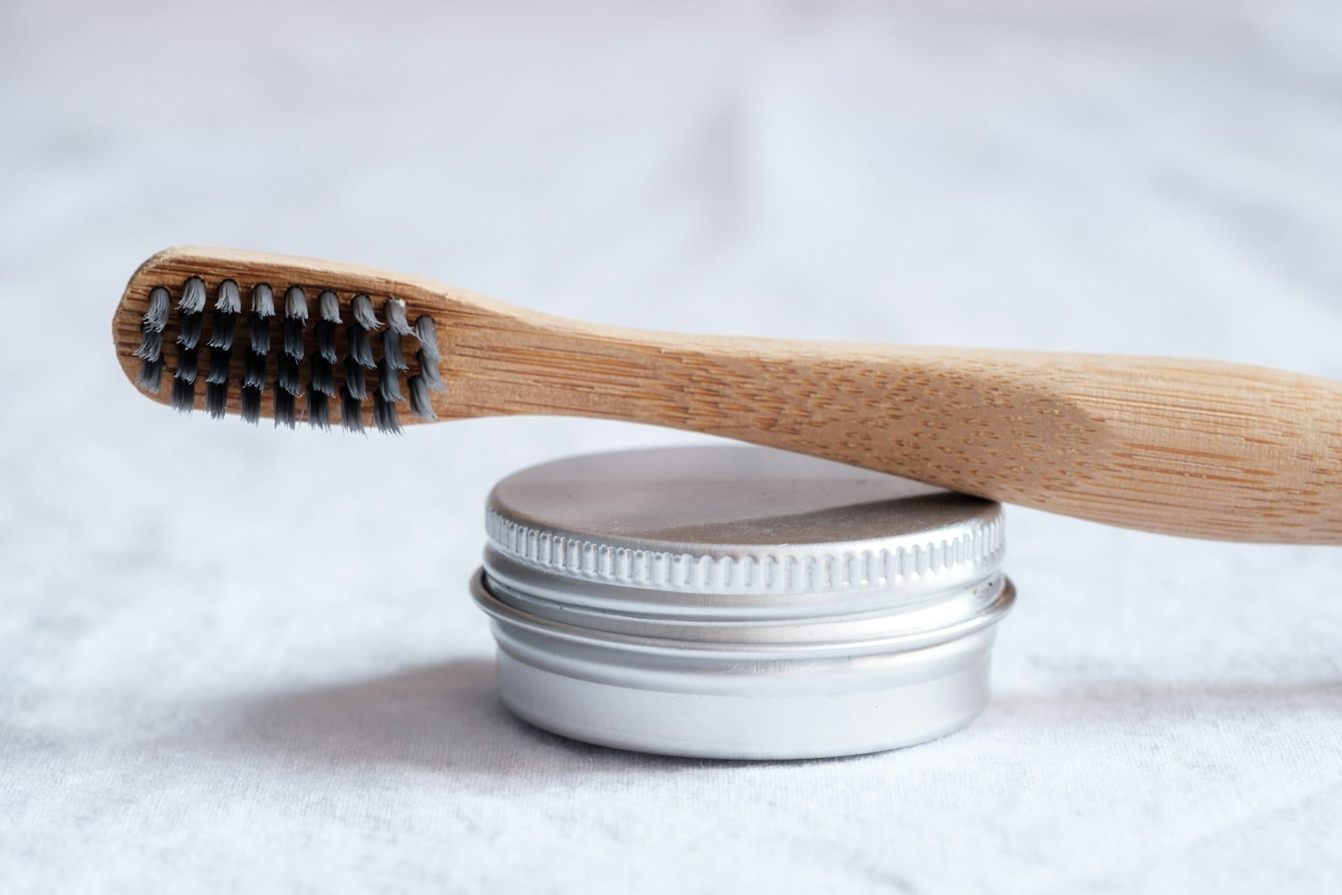Como criar pasta de dentes natural e caseira e como utilizar de forma segura e eficaz