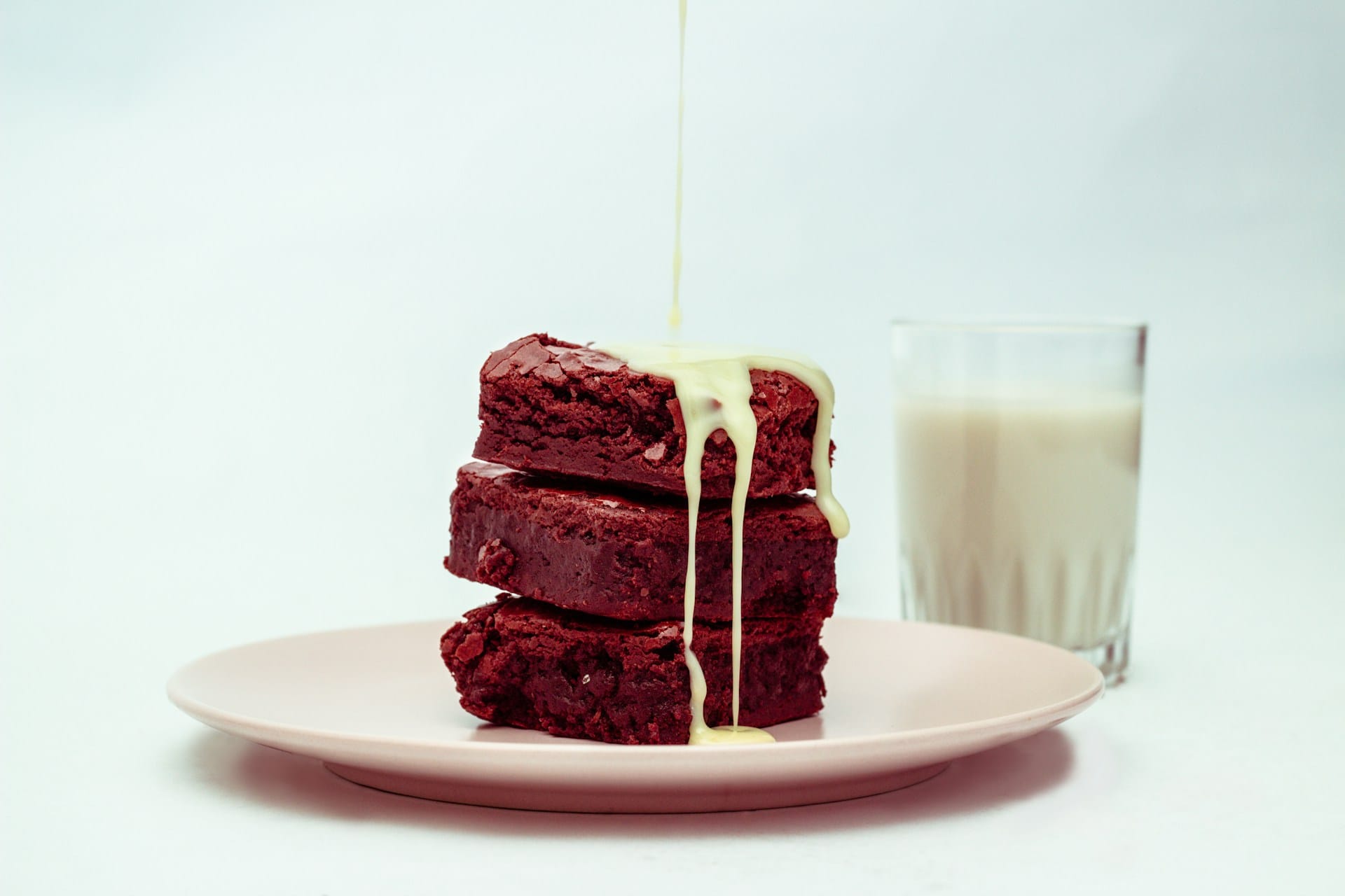 Aprenda a fazer bolo de beterraba e limão e crie uma sobremesa deliciosa saudável e maravilhosamente cor de rosa