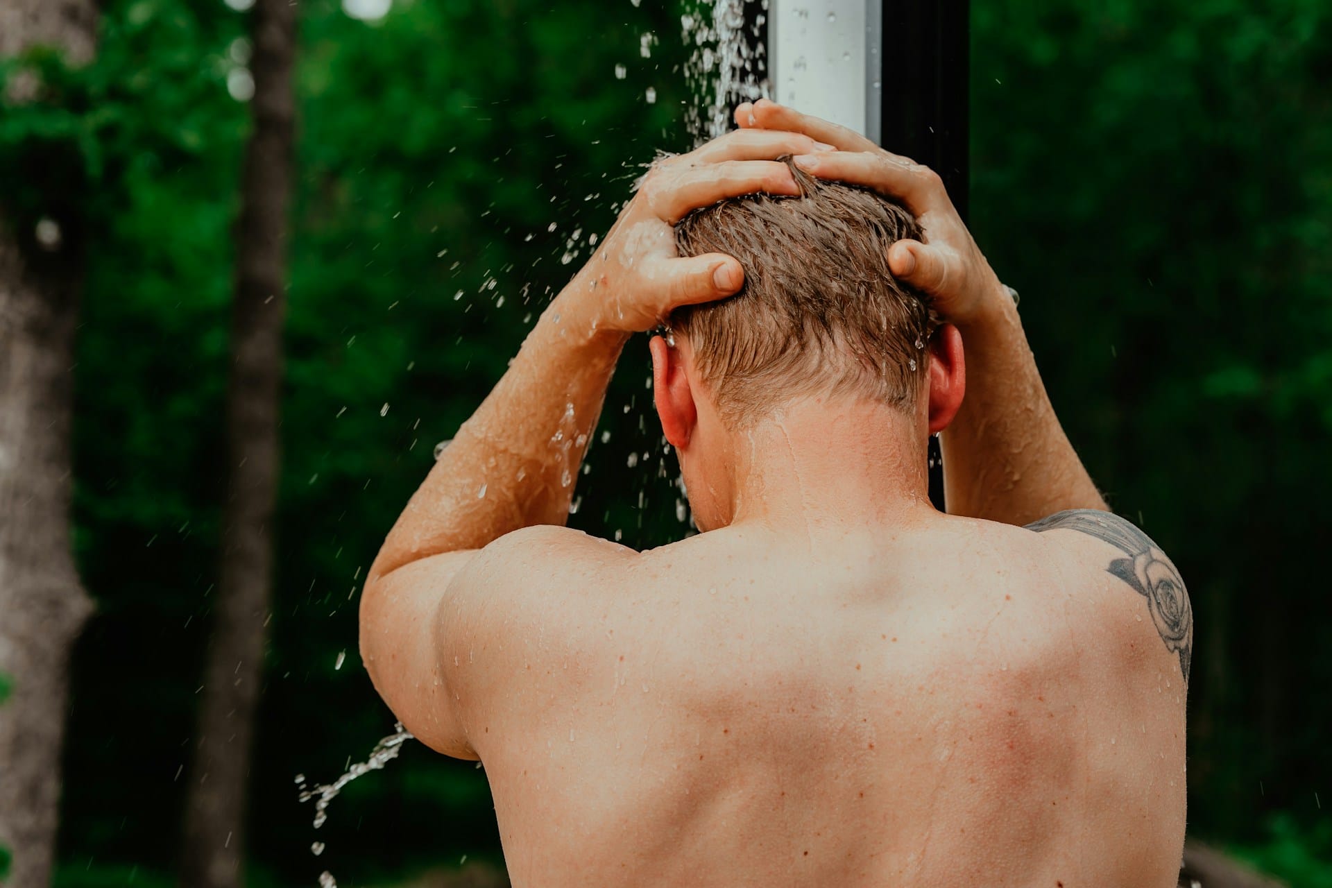 Compreenda a tipologia do seu cabelo e saiba como escolher o champô natural que mais se adequa